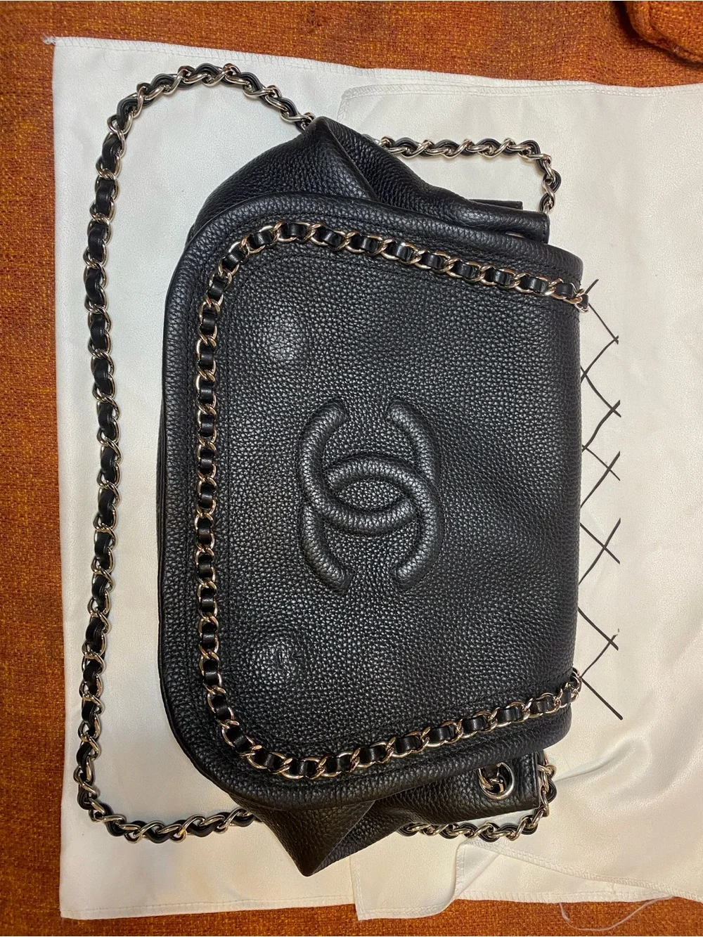 CHANEL Black Embossed CC Logo Leather Organizer Pouch - Picture 2 of 4